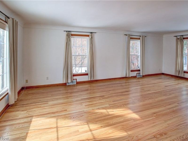 20825 Fairmount Boulevard, Cleveland, OH 44118 Photo 3