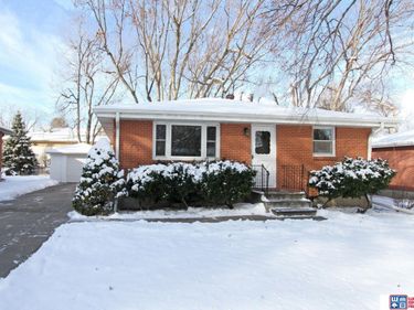 333 Orcutt Avenue W, Lincoln, NE 68504