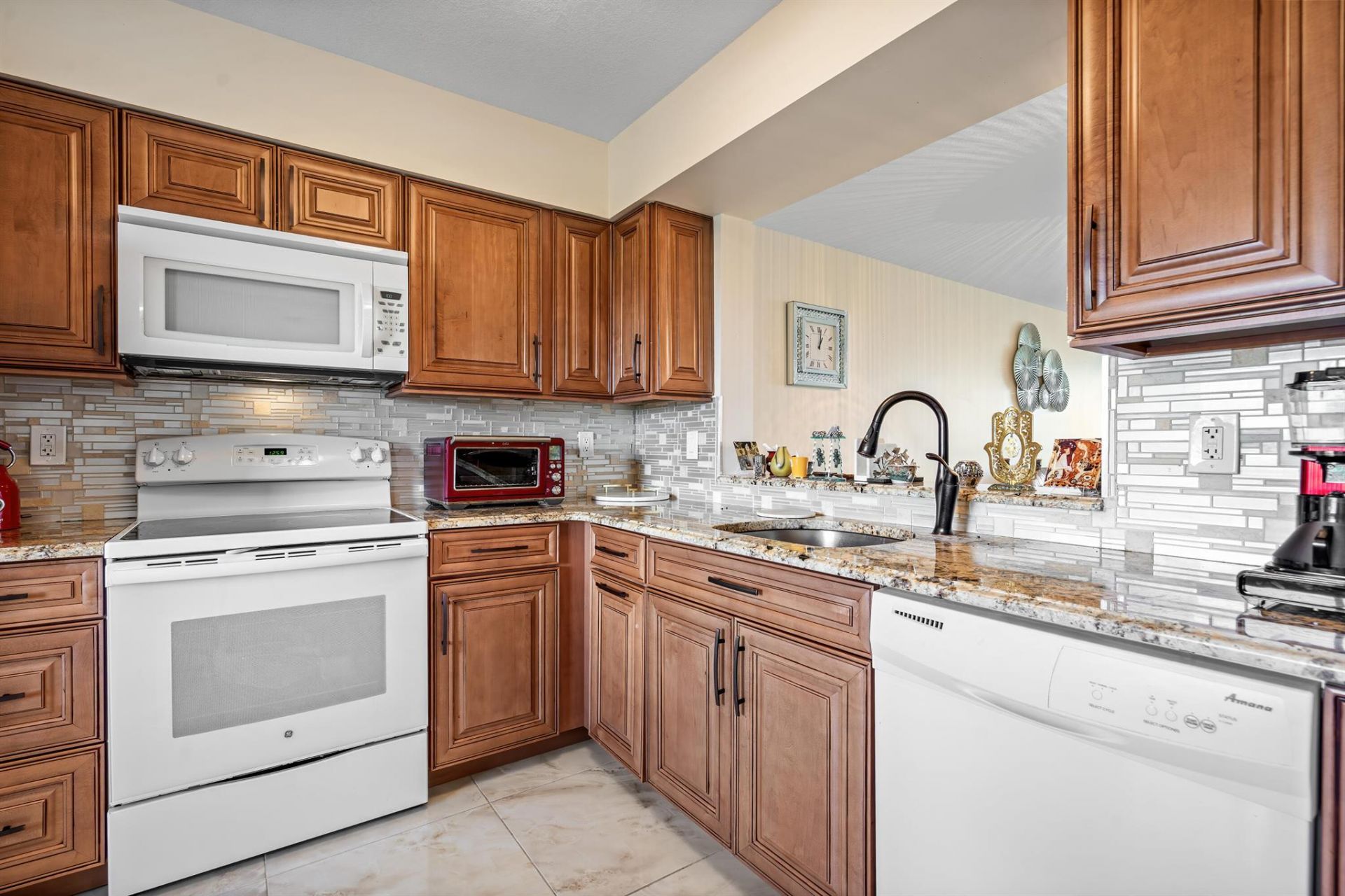 7290 Kinghurst Drive, Unit 607, Delray Beach, FL 33446 Photo