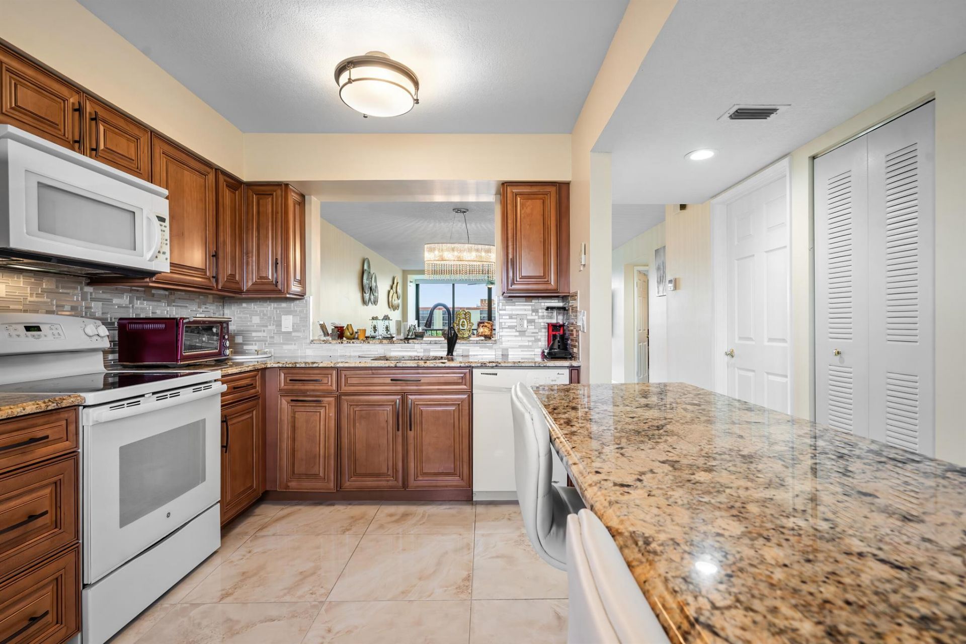7290 Kinghurst Drive, Unit 607, Delray Beach, FL 33446 Photo