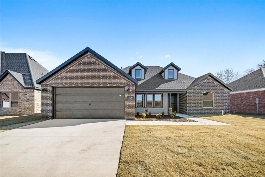 4620 W Triangle Street, Fayetteville, AR 72704 Main Photo