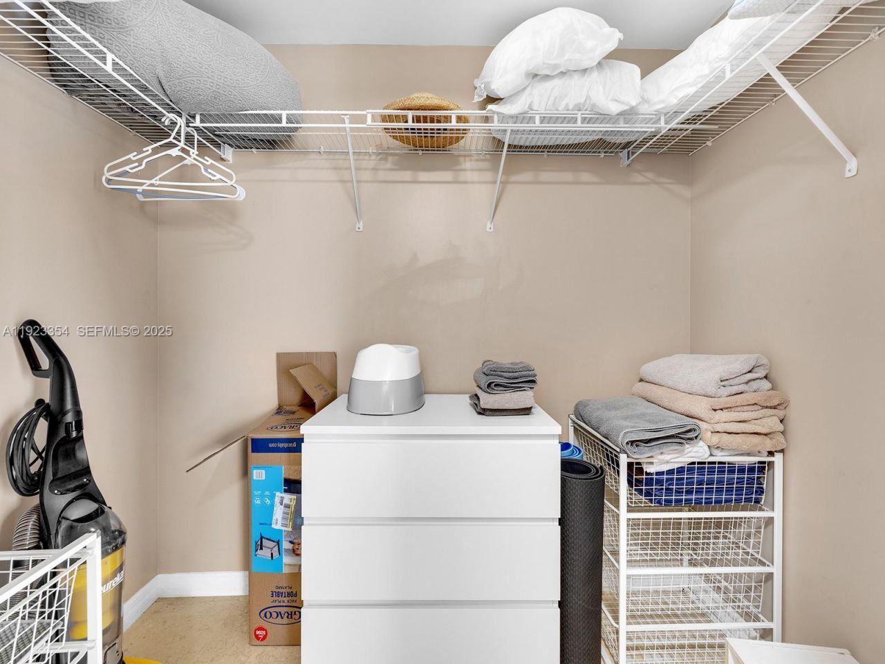 16699 Collins Ave, Unit 2906, Sunny Isles Beach, FL 33160 Photo