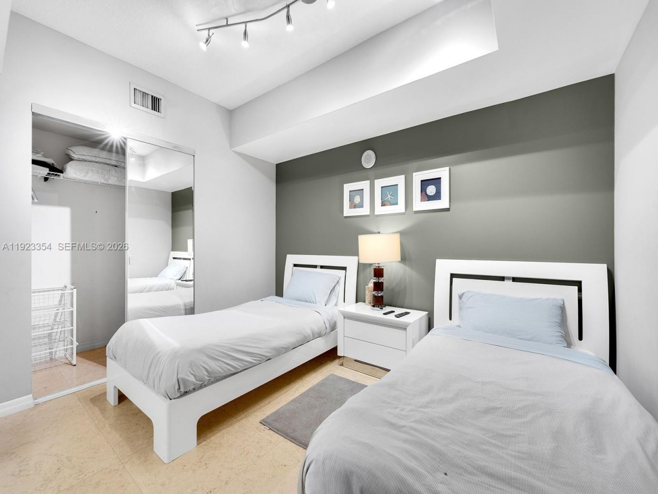 16699 Collins Ave, Unit 2906, Sunny Isles Beach, FL 33160 Photo