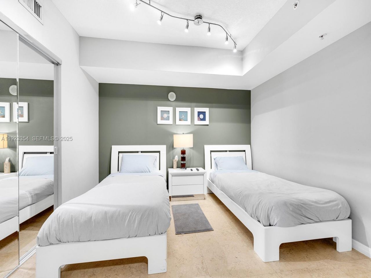 16699 Collins Ave, Unit 2906, Sunny Isles Beach, FL 33160 Photo