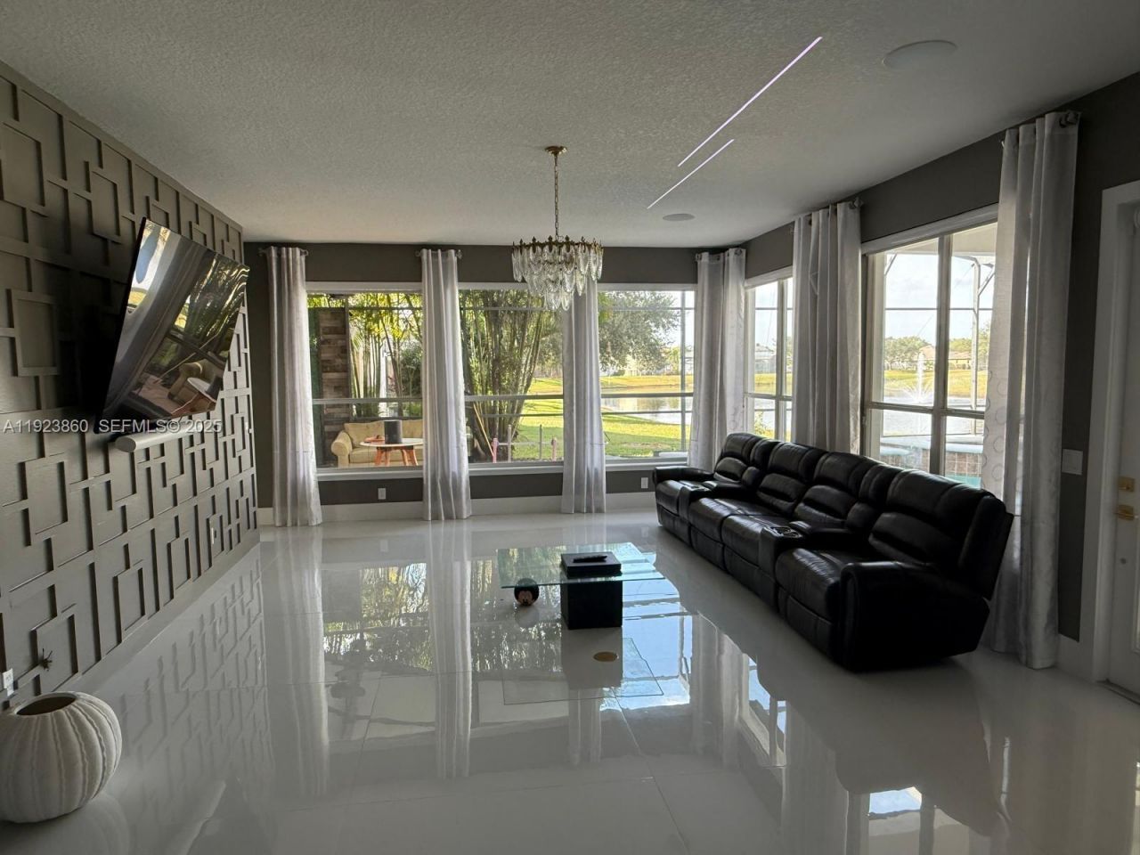 6878 Lake Carlisle Blvd, Orlando, FL 32829 Photo