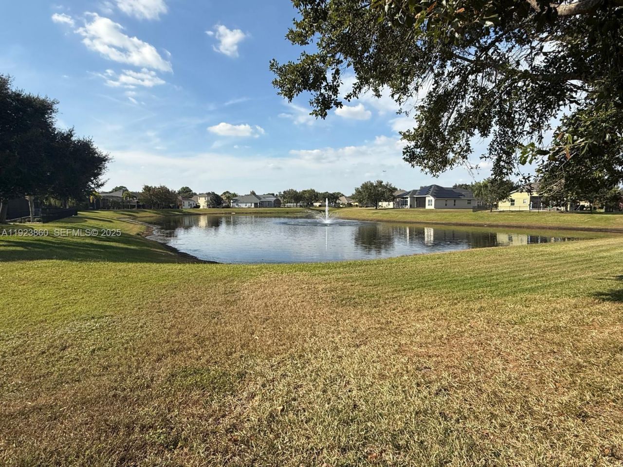 6878 Lake Carlisle Blvd, Orlando, FL 32829 Photo