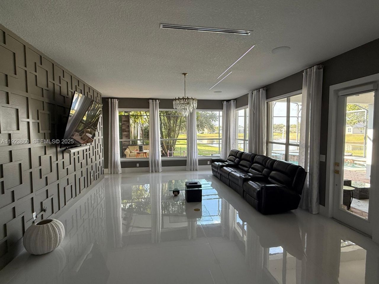 6878 Lake Carlisle Blvd, Orlando, FL 32829 Photo