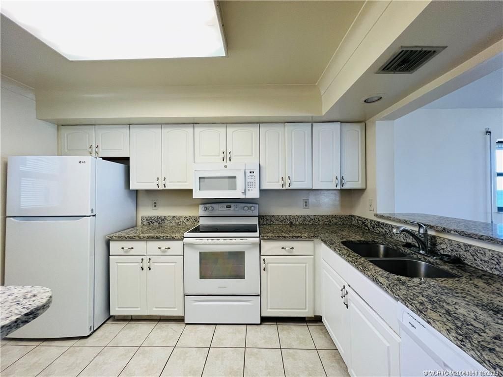 7410 S Ocean Drive, Unit 605, Jensen Beach, FL 34957 Photo