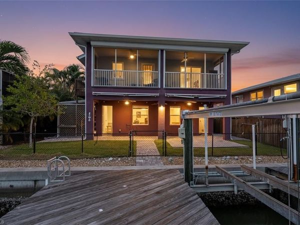 566 Coconut AVE, GOODLAND, FL 34140