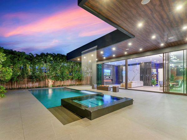 2401 NE 13th Street, Fort Lauderdale, FL 33304