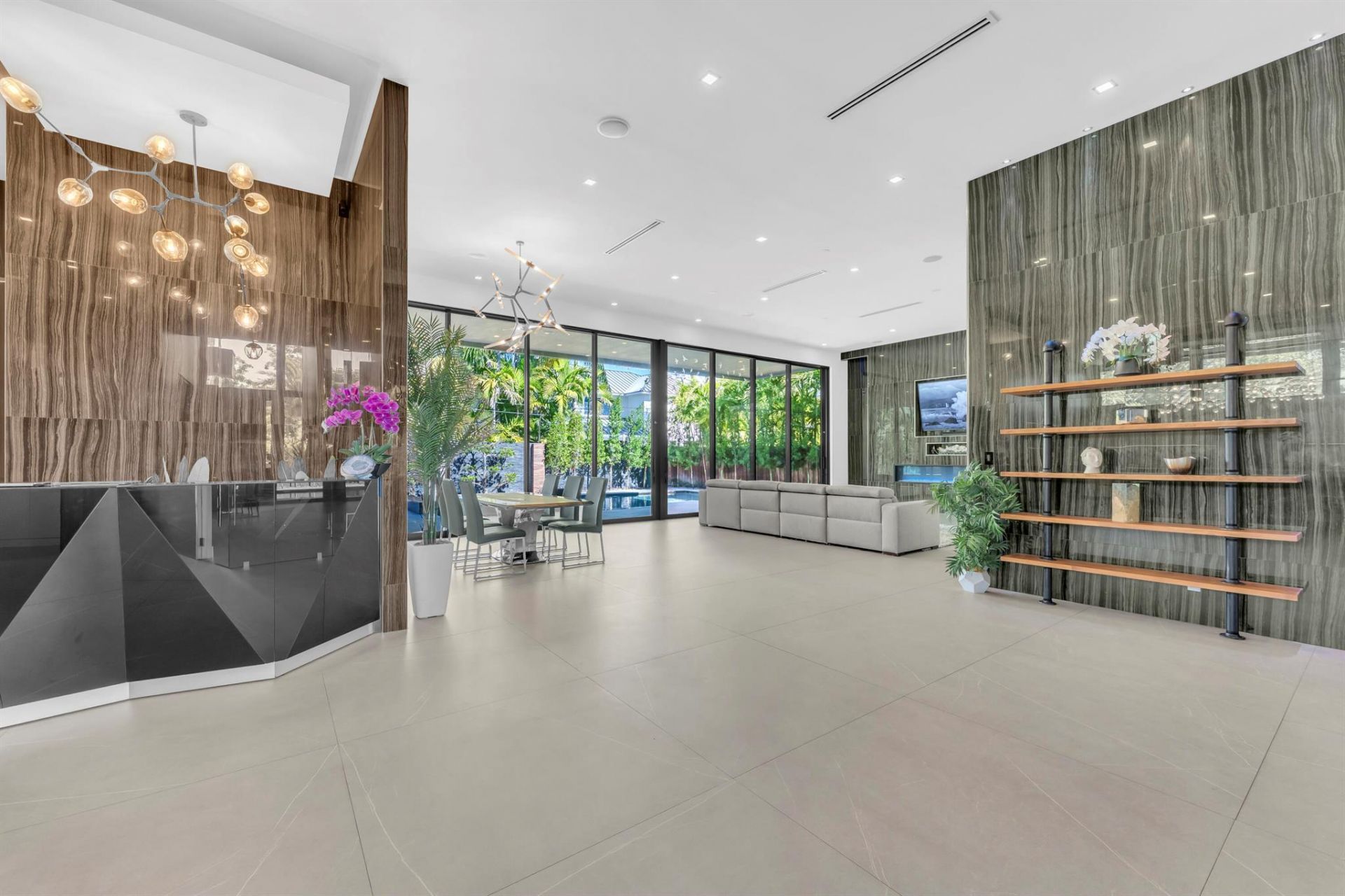 2401 NE 13th Street, Fort Lauderdale, FL 33304 Photo