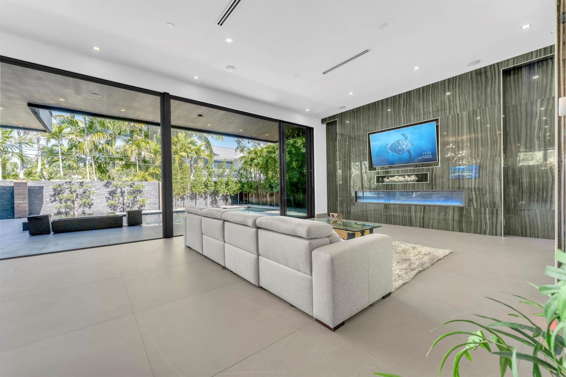 2401 NE 13th Street, Fort Lauderdale, FL 33304 Photo