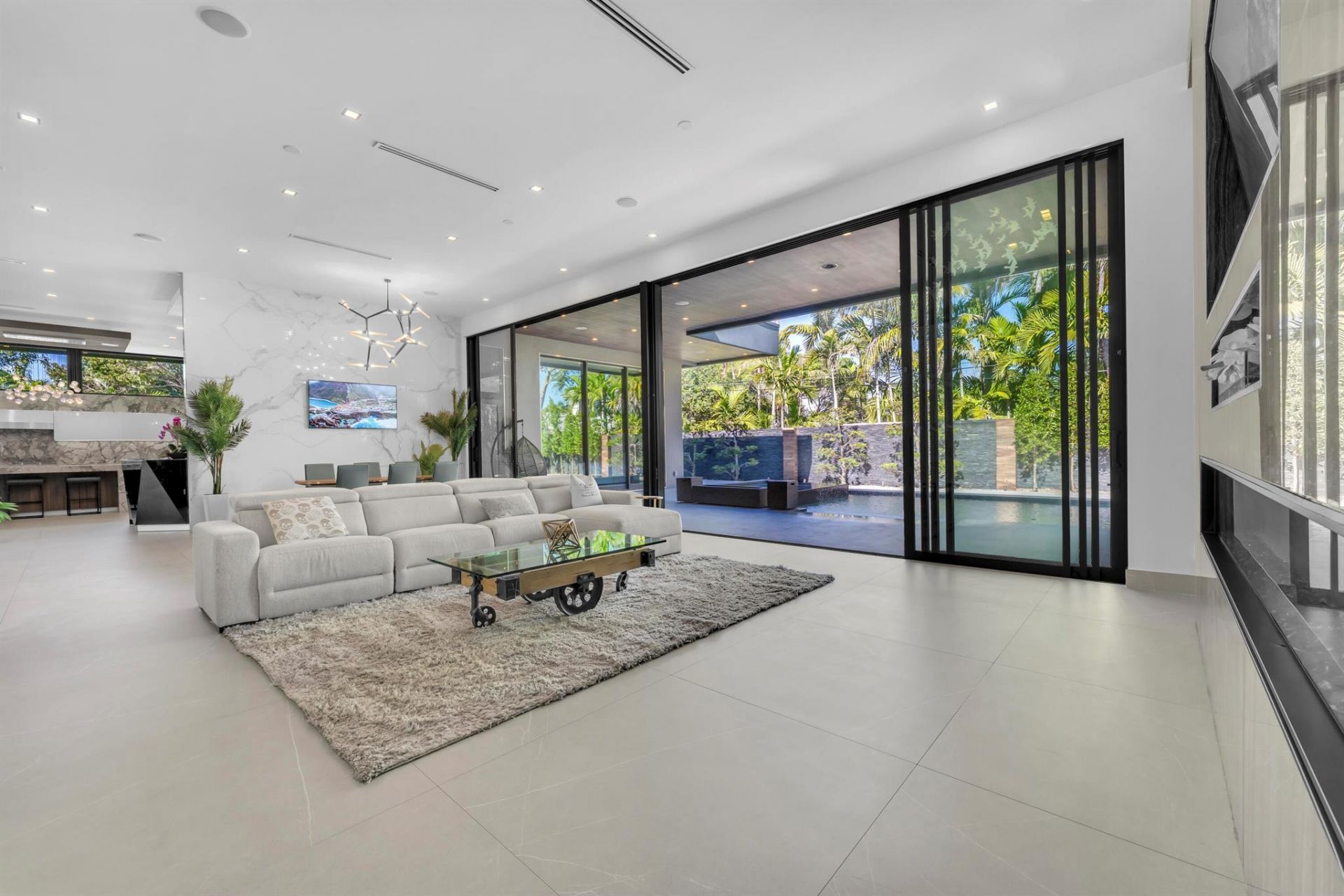 2401 NE 13th Street, Fort Lauderdale, FL 33304 Photo