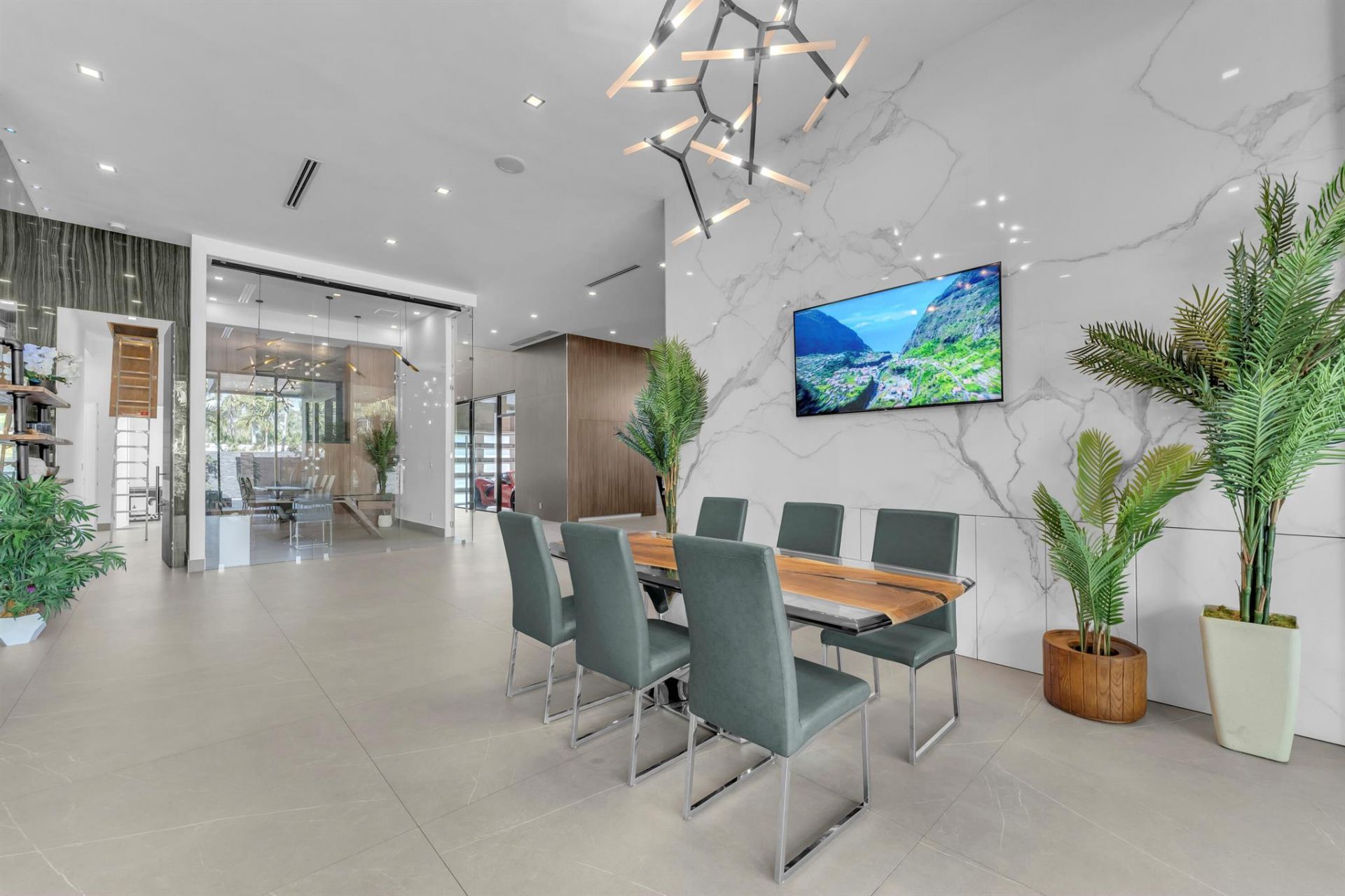 2401 NE 13th Street, Fort Lauderdale, FL 33304 Photo