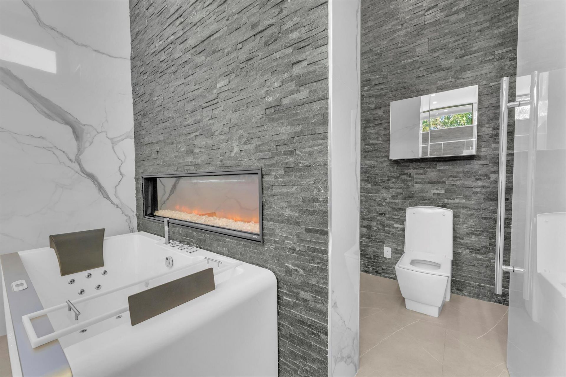 2401 NE 13th Street, Fort Lauderdale, FL 33304 Photo