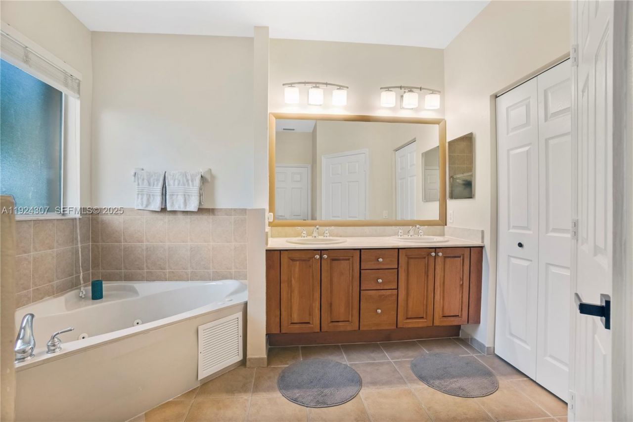 20615 SW 89th Ave, Cutler Bay, FL 33189 Photo