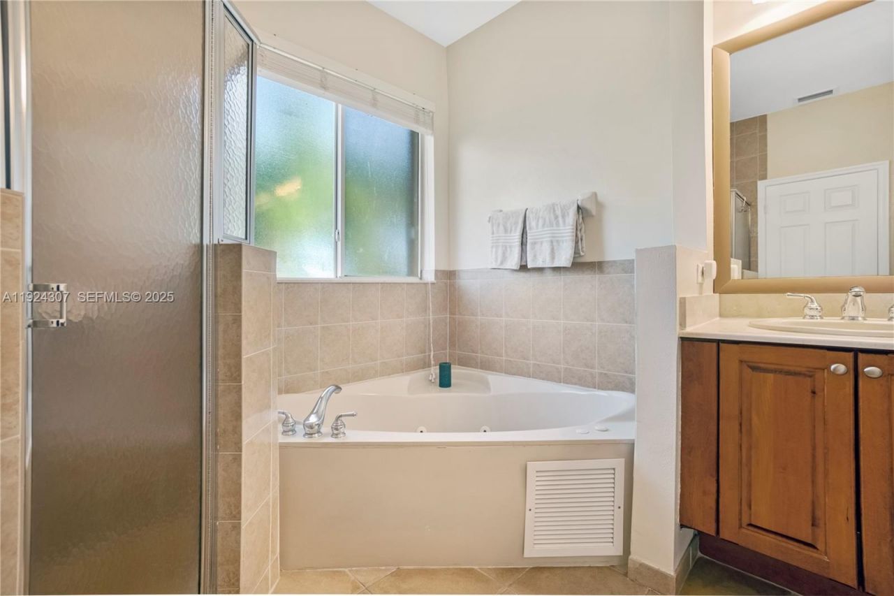 20615 SW 89th Ave, Cutler Bay, FL 33189 Photo