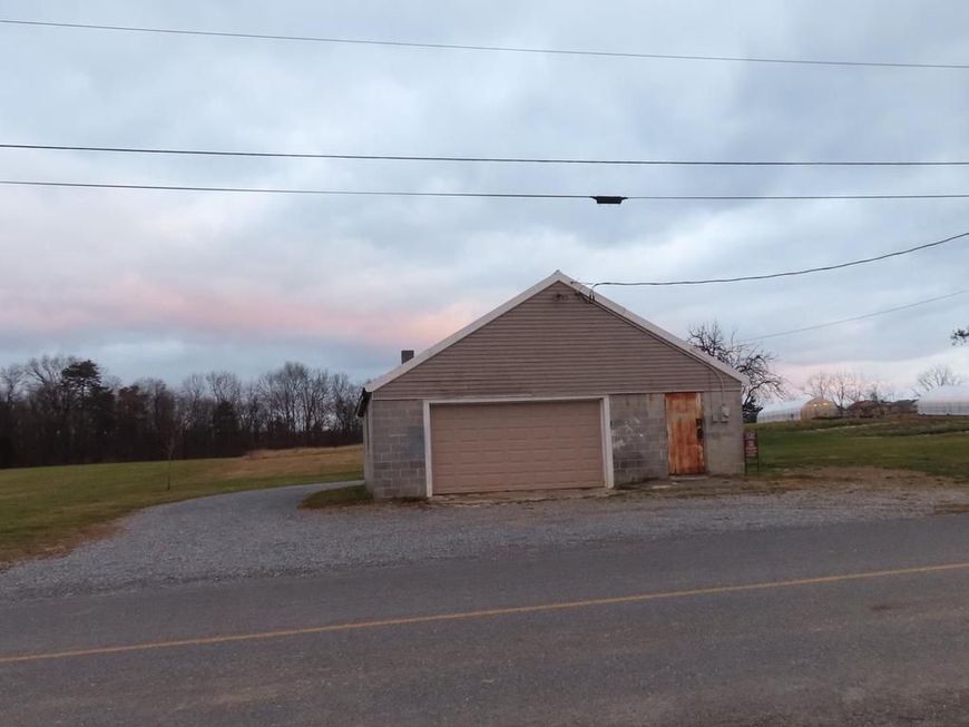 5237 G Rolling Road, Chambersburg, PA 17202 Main Photo