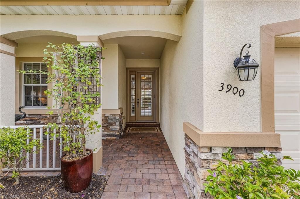 3900 Lakeview Isle Ct, Fort Myers, FL 33905 Photo