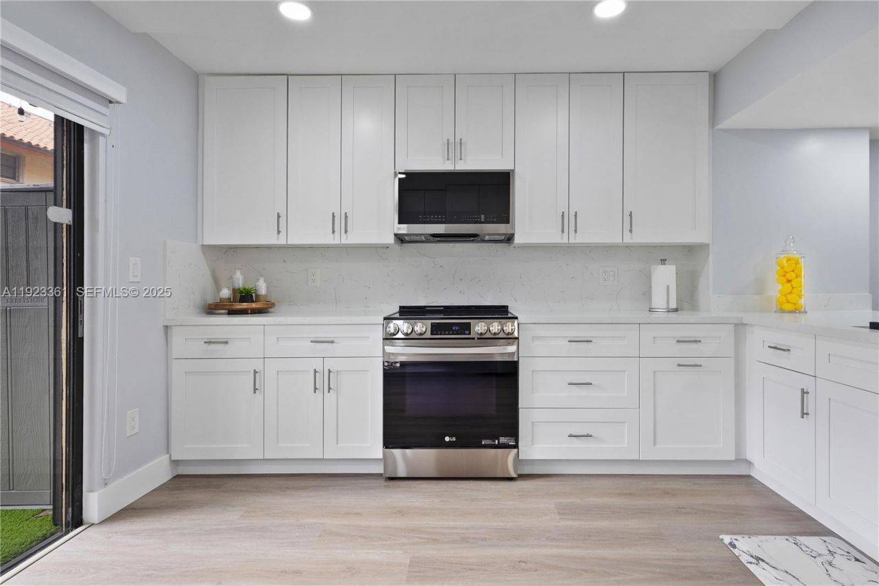 10053 SW 77th Ct, Miami, FL 33156 Photo