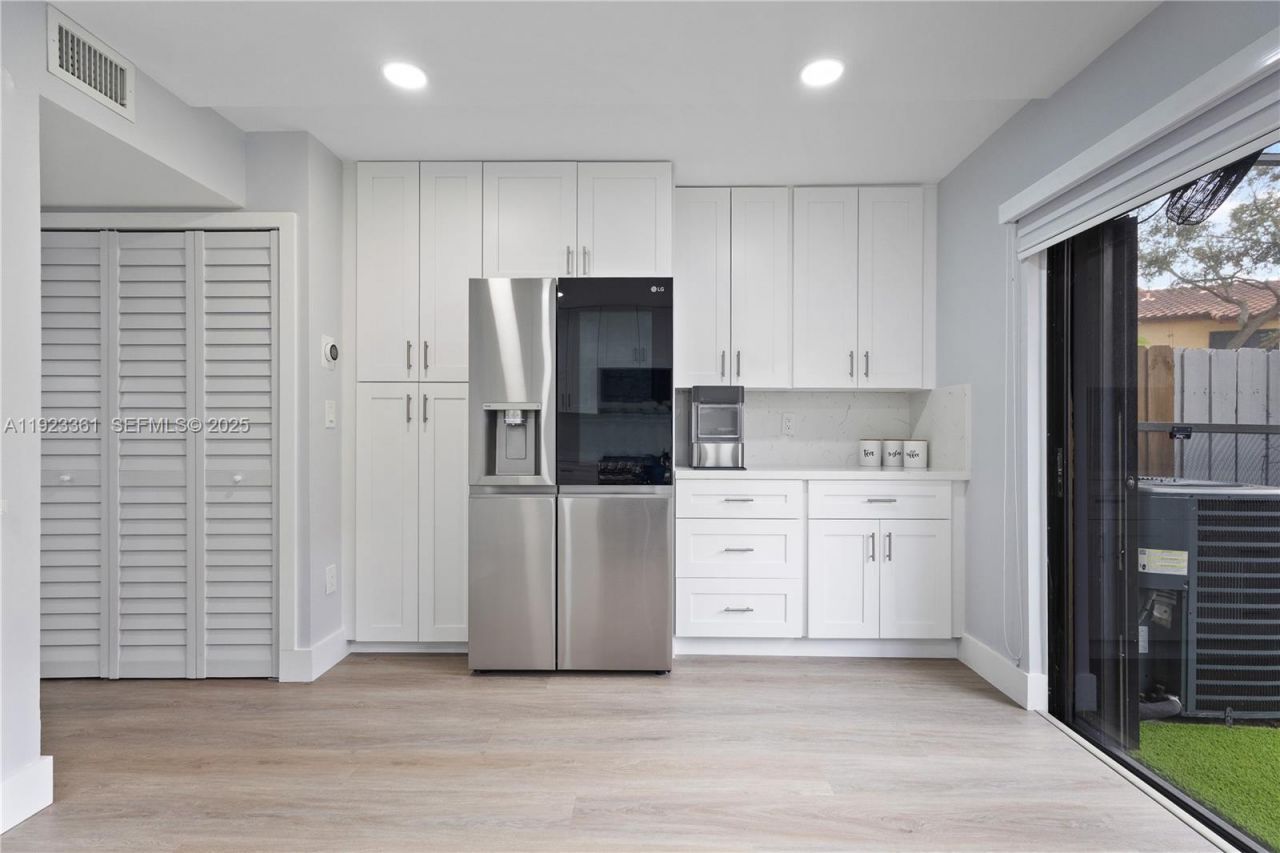 10053 SW 77th Ct, Miami, FL 33156 Photo