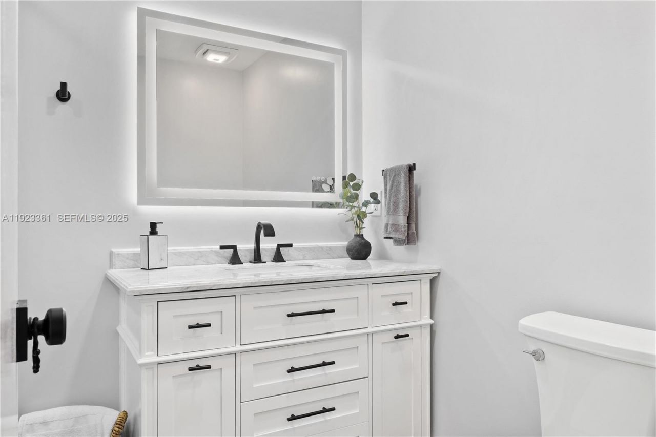 10053 SW 77th Ct, Miami, FL 33156 Photo