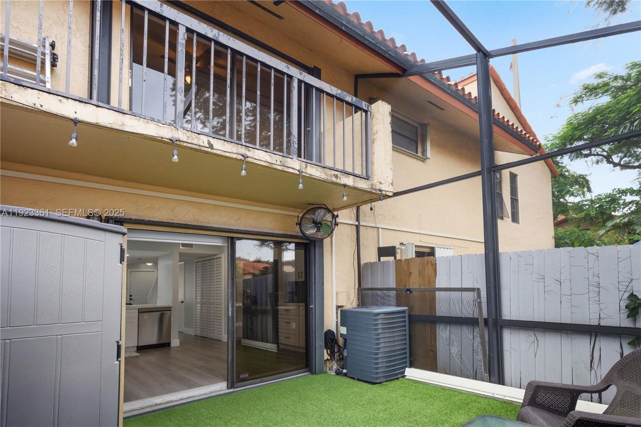 10053 SW 77th Ct, Miami, FL 33156 Photo