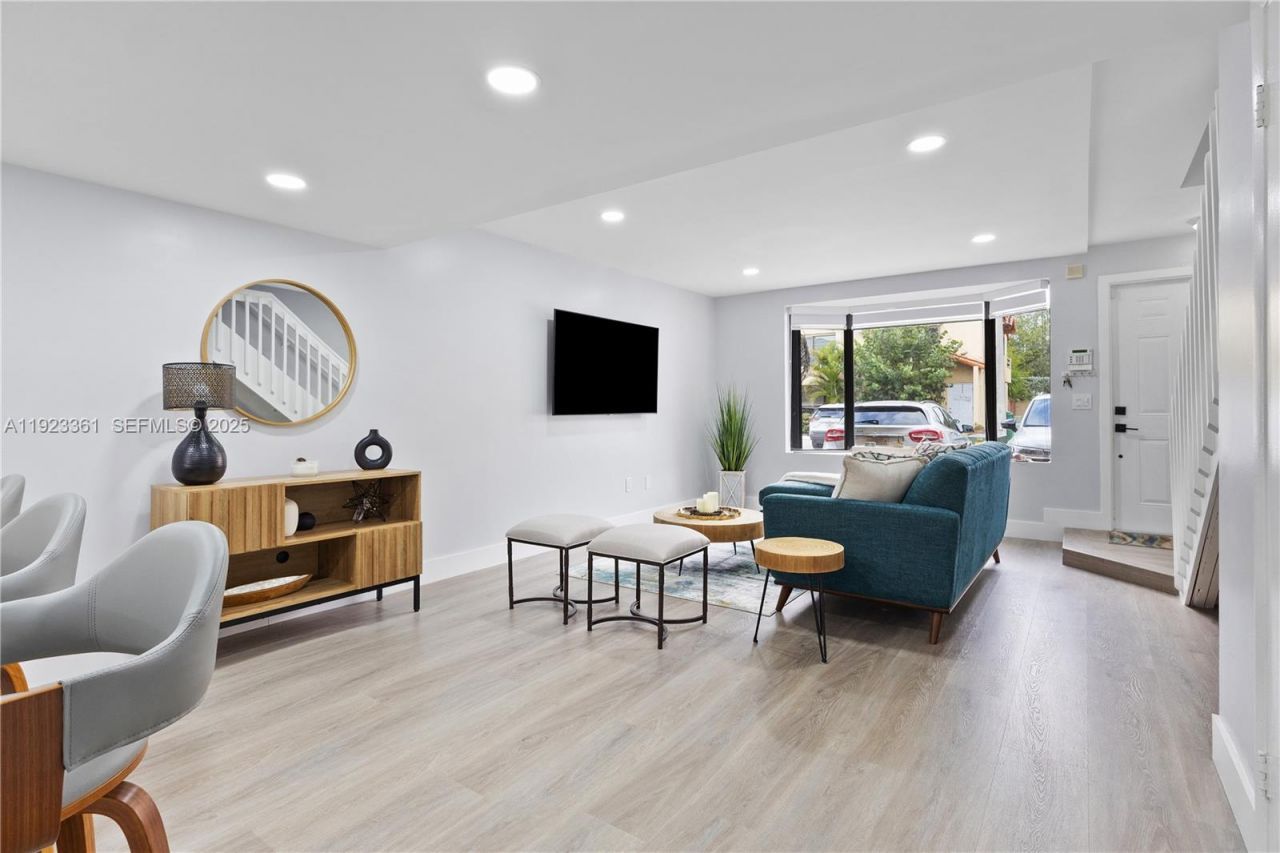 10053 SW 77th Ct, Miami, FL 33156 Photo