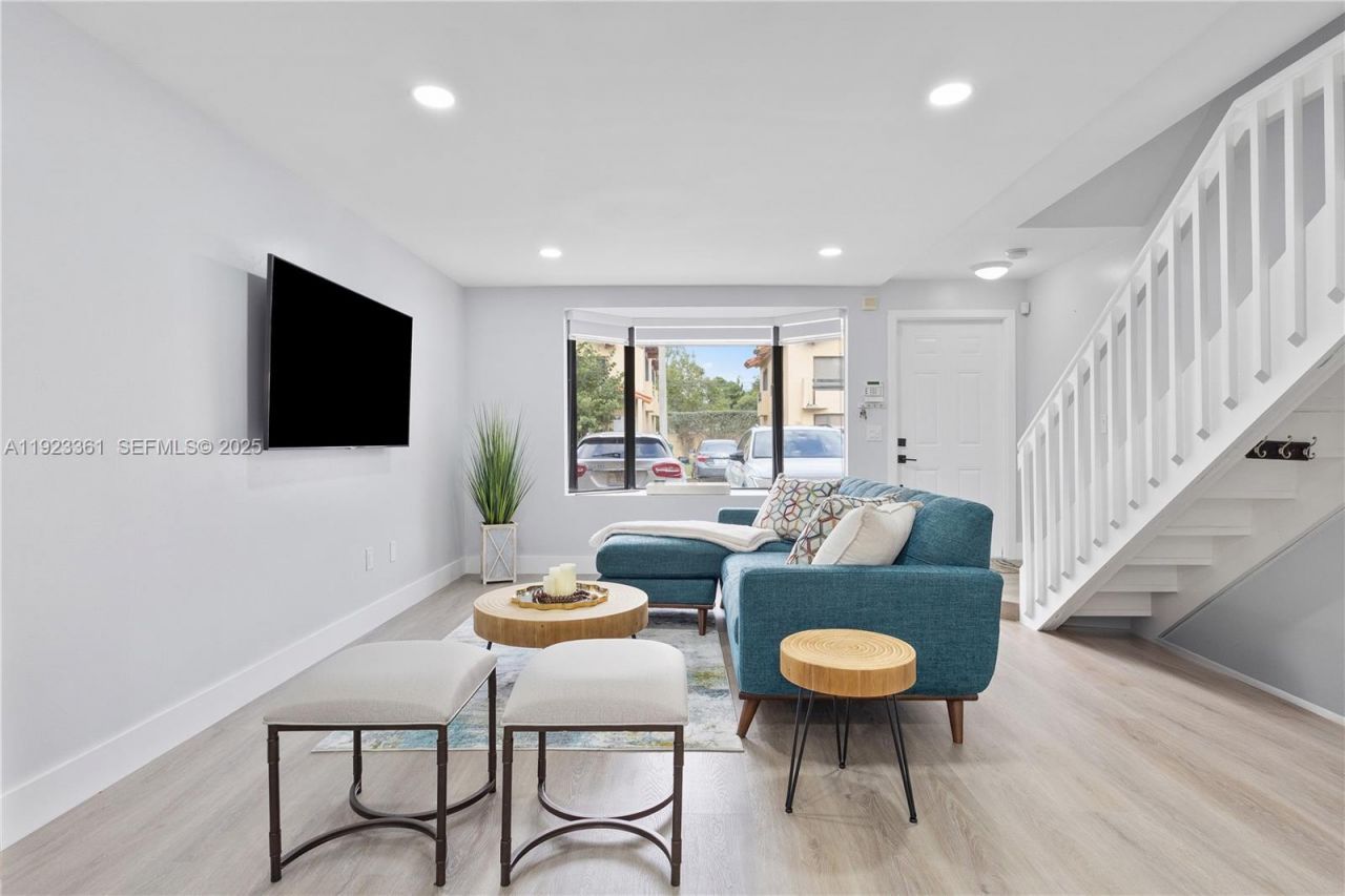 10053 SW 77th Ct, Miami, FL 33156 Photo