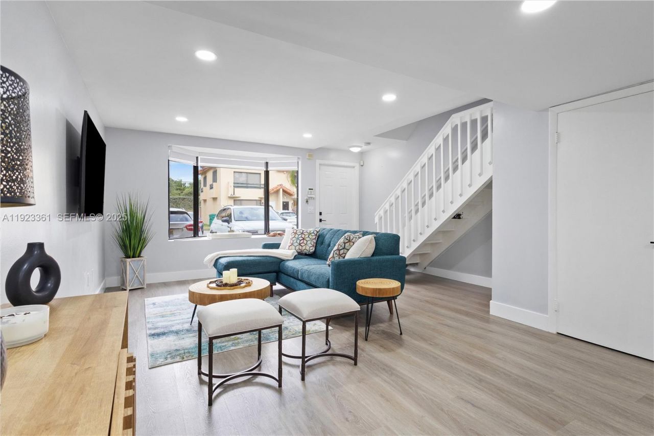 10053 SW 77th Ct, Miami, FL 33156 Photo