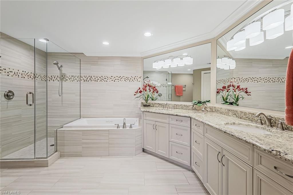8471 Abbington Cir, Unit 1111, Naples, FL 34108 Photo