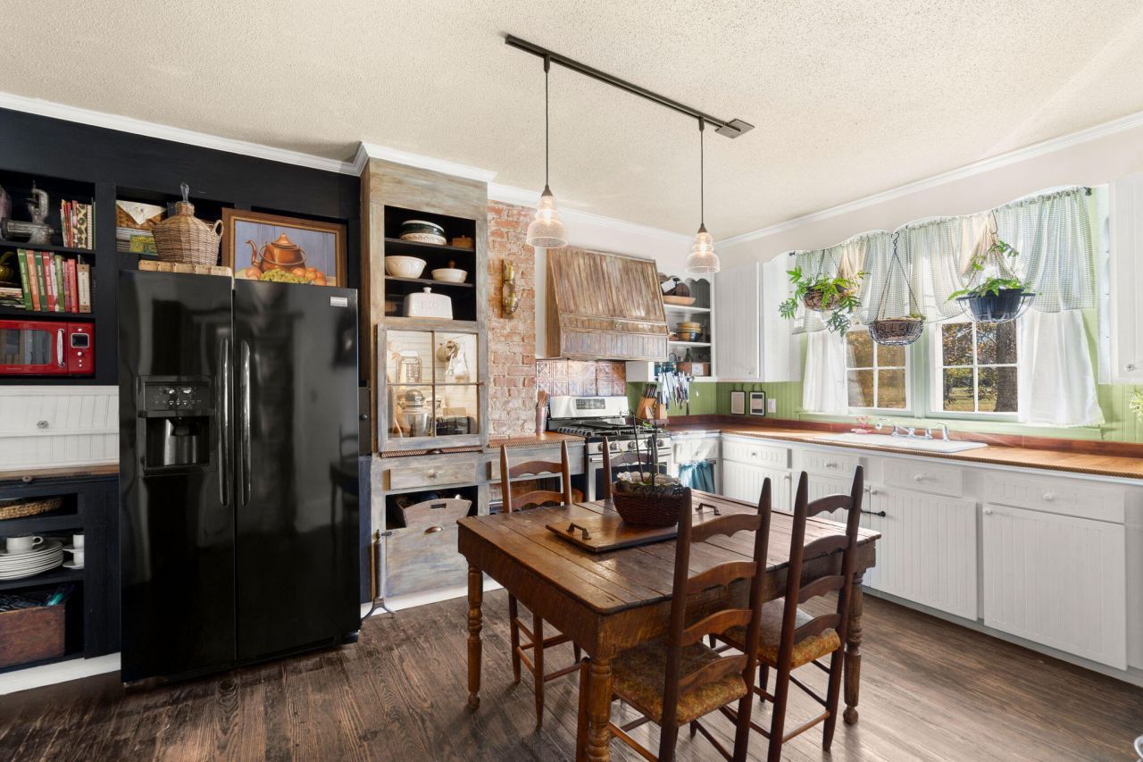 6717 Charleston Highway Photo 19