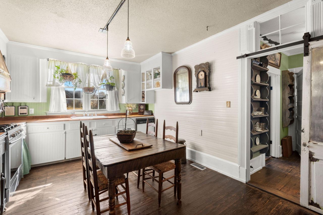 6717 Charleston Highway Photo 23