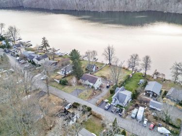 54 Lavelle, New Fairfield, CT 06812