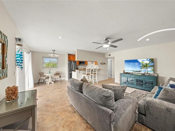 601 Periwinkle WAY , Unit D5, SANIBEL, FL 33957