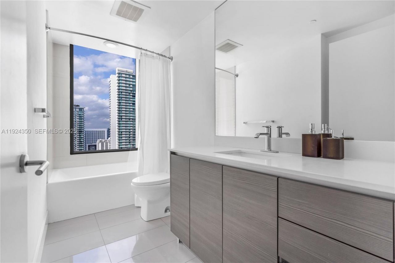 460 NE 28th St, Unit 3601, Miami, FL 33137 Photo