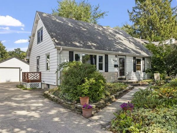 438 S Wright Street, Naperville, IL 60540