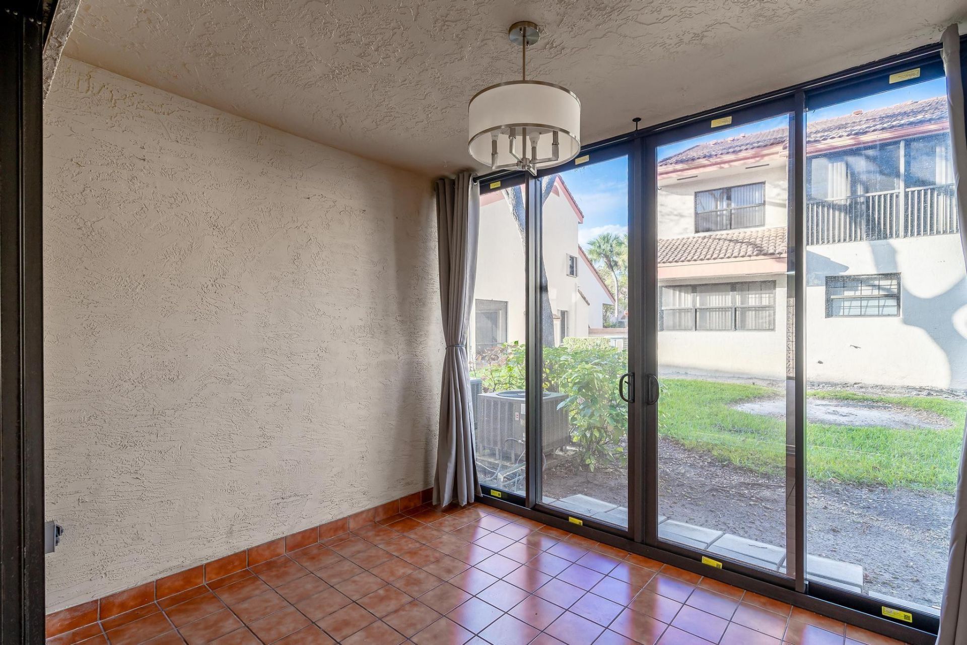 3351 Emerald Oaks Drive, Unit 103, Hollywood, FL 33021 Photo