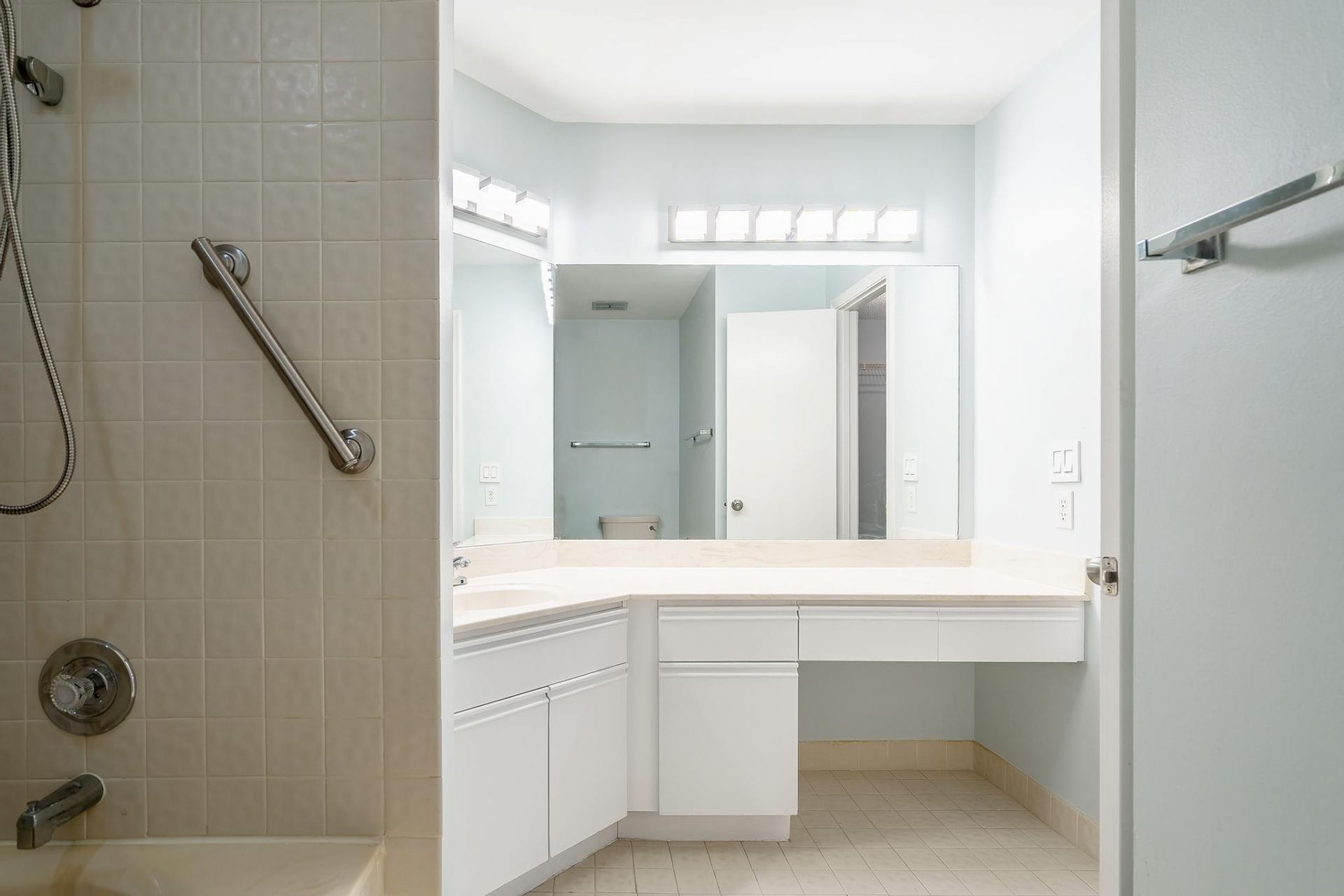 3351 Emerald Oaks Drive, Unit 103, Hollywood, FL 33021 Photo