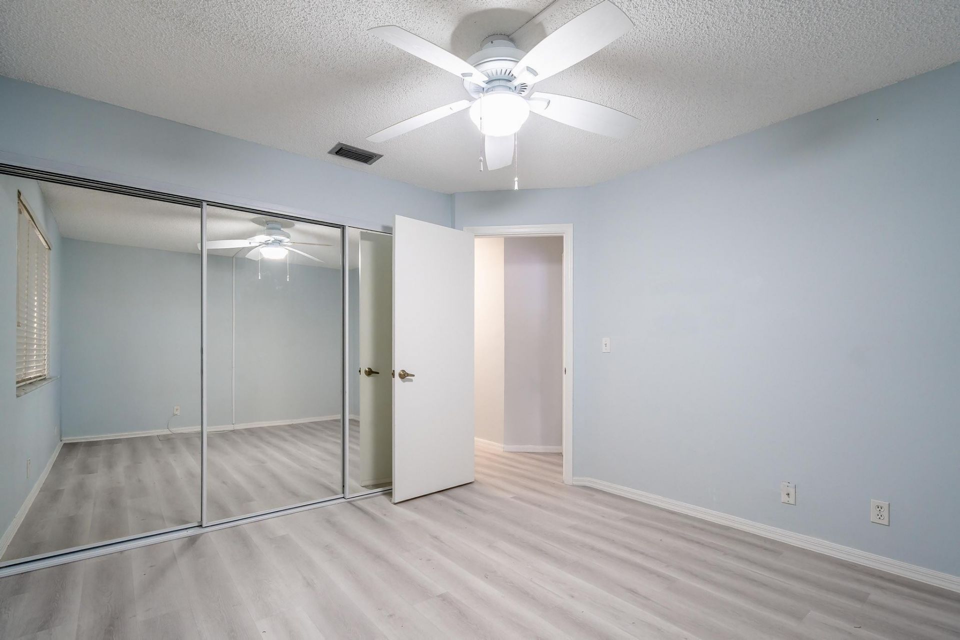 3351 Emerald Oaks Drive, Unit 103, Hollywood, FL 33021 Photo