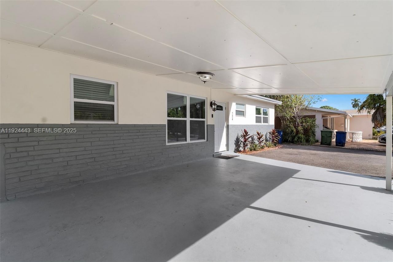 724 SW 4th Ct, Hallandale Beach, FL 33009 Photo