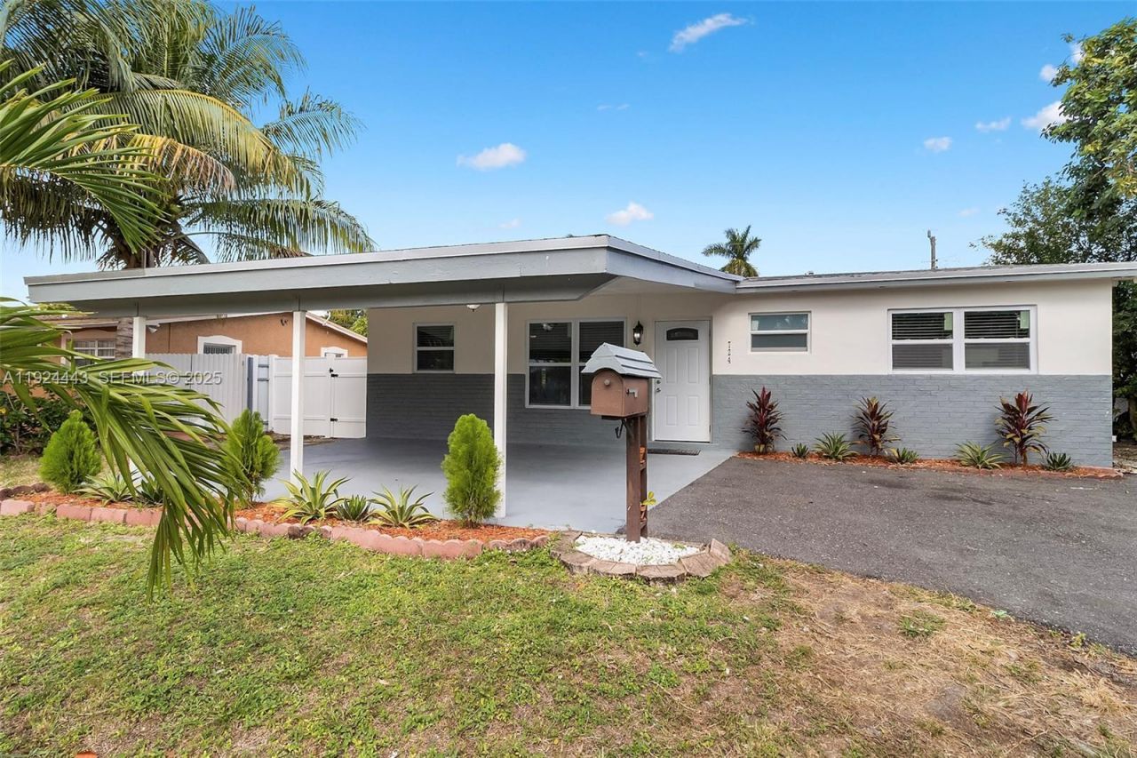 724 SW 4th Ct, Hallandale Beach, FL 33009 Photo