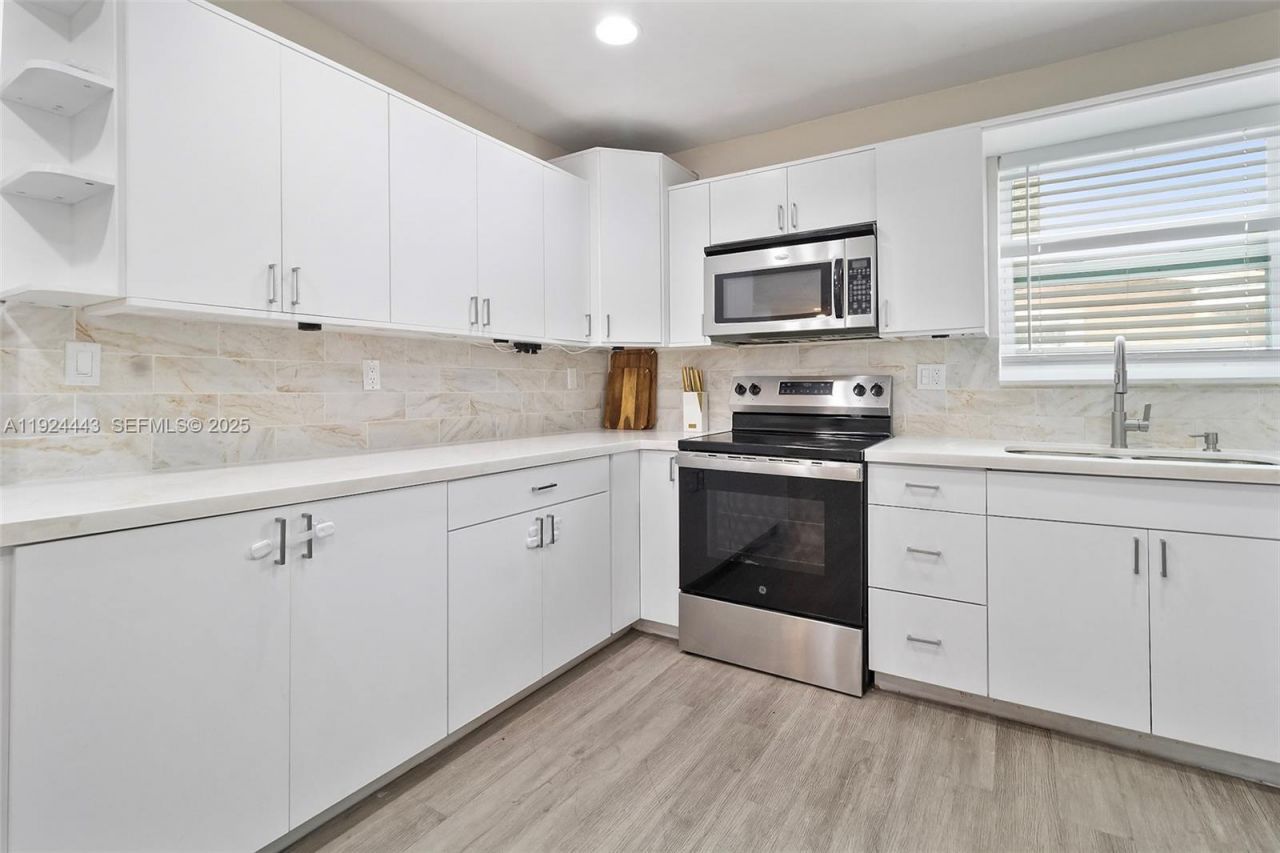 724 SW 4th Ct, Hallandale Beach, FL 33009 Photo