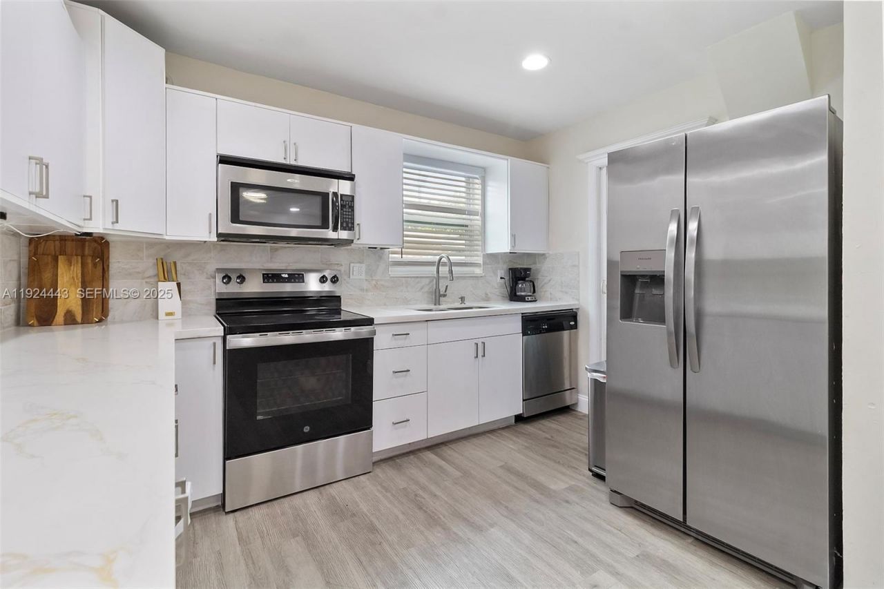 724 SW 4th Ct, Hallandale Beach, FL 33009 Photo