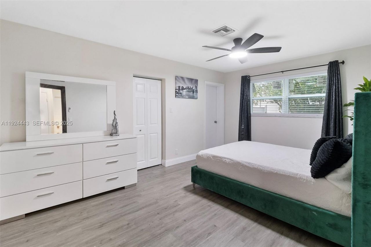 724 SW 4th Ct, Hallandale Beach, FL 33009 Photo