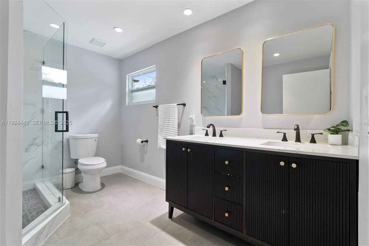 724 SW 4th Ct, Hallandale Beach, FL 33009 Photo