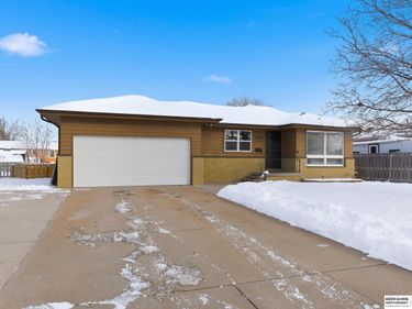 2044 E 2nd Street, Fremont, NE 68025