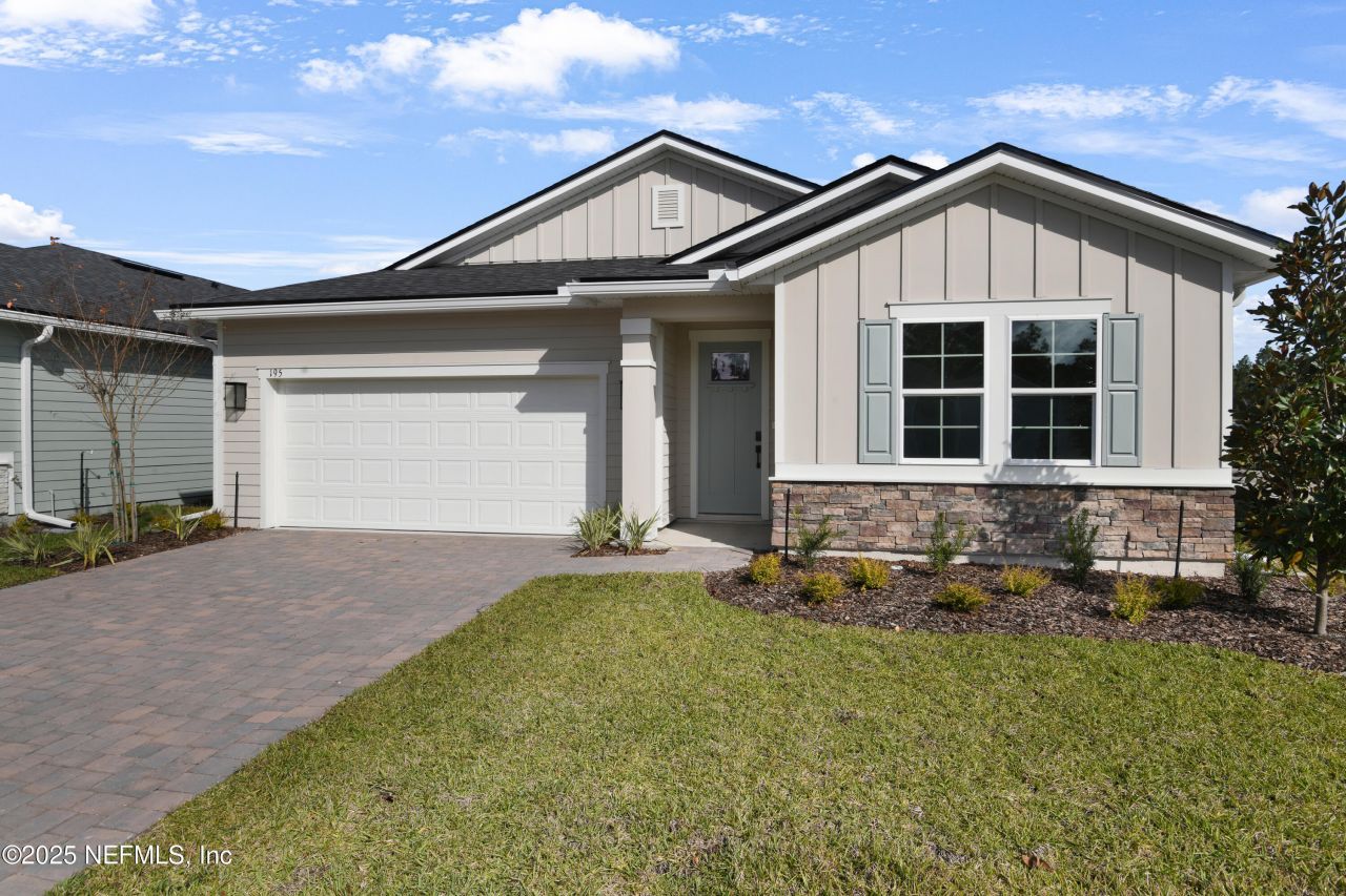 195 Enclave Avenue, Palm Coast, FL 32164 Main Photo