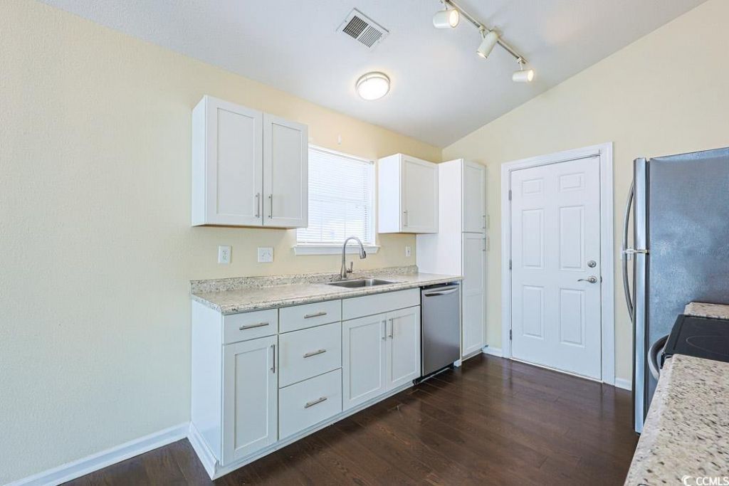 833 Silver Crest Dr. Photo 7