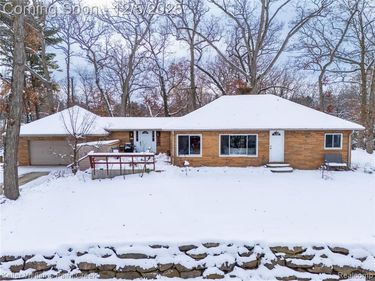 915 Dollar Bay Drive, Orion Twp, MI 48362